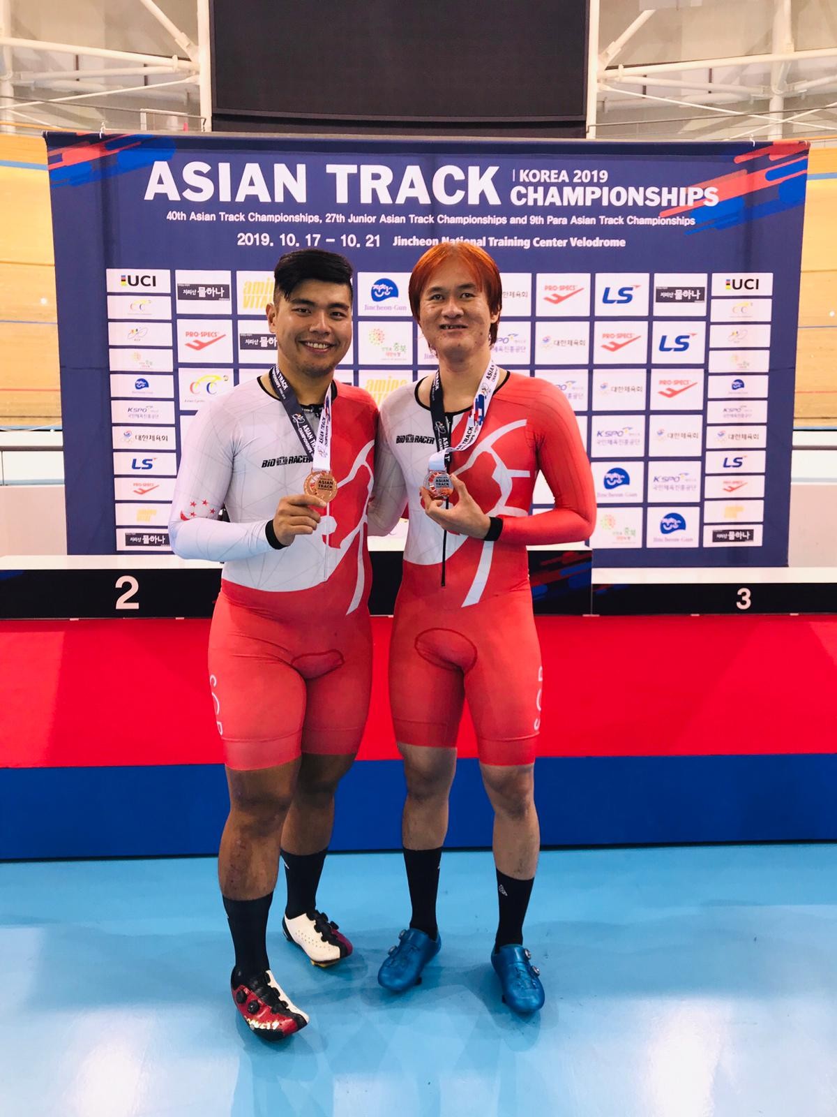 Asian Track Championships in Korea: Tandem athletes Steve Tee and Ang Kee Meng (pilot) won the bronze medal in the Individual Pursuit