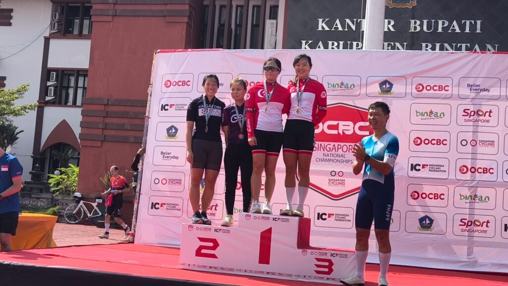 Tandem Prize Ceremony Amelia Tan & Sarah Tan with Pre Dev Pei Pei & Ann
